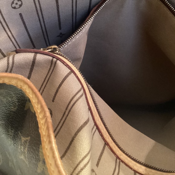 Handbag - Picture 10 of 12